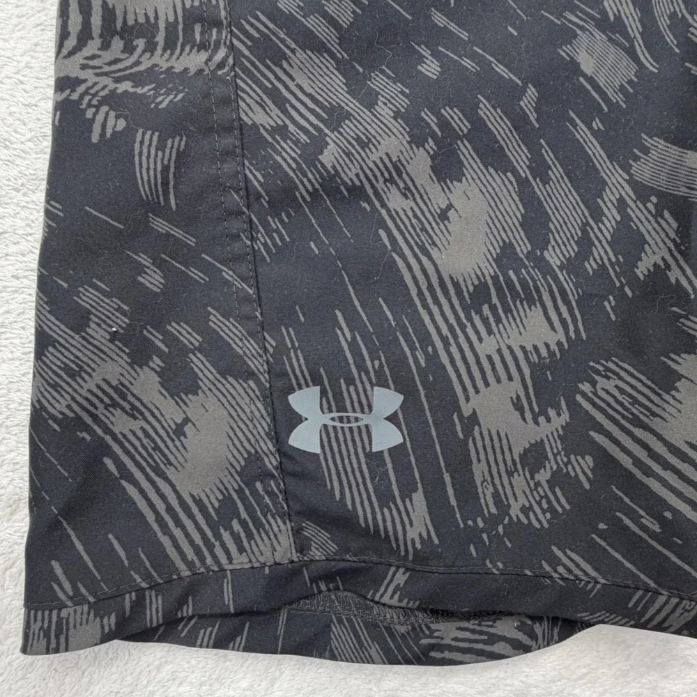 Under Armour HeatGear Board Shorts Mens 29 Abstract Print Swim Trunks